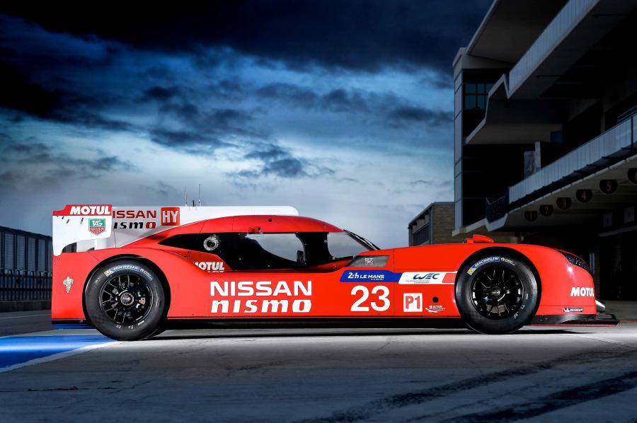  Nissan GT-R LM Nismo 2015 года  (фото 12 из 31)